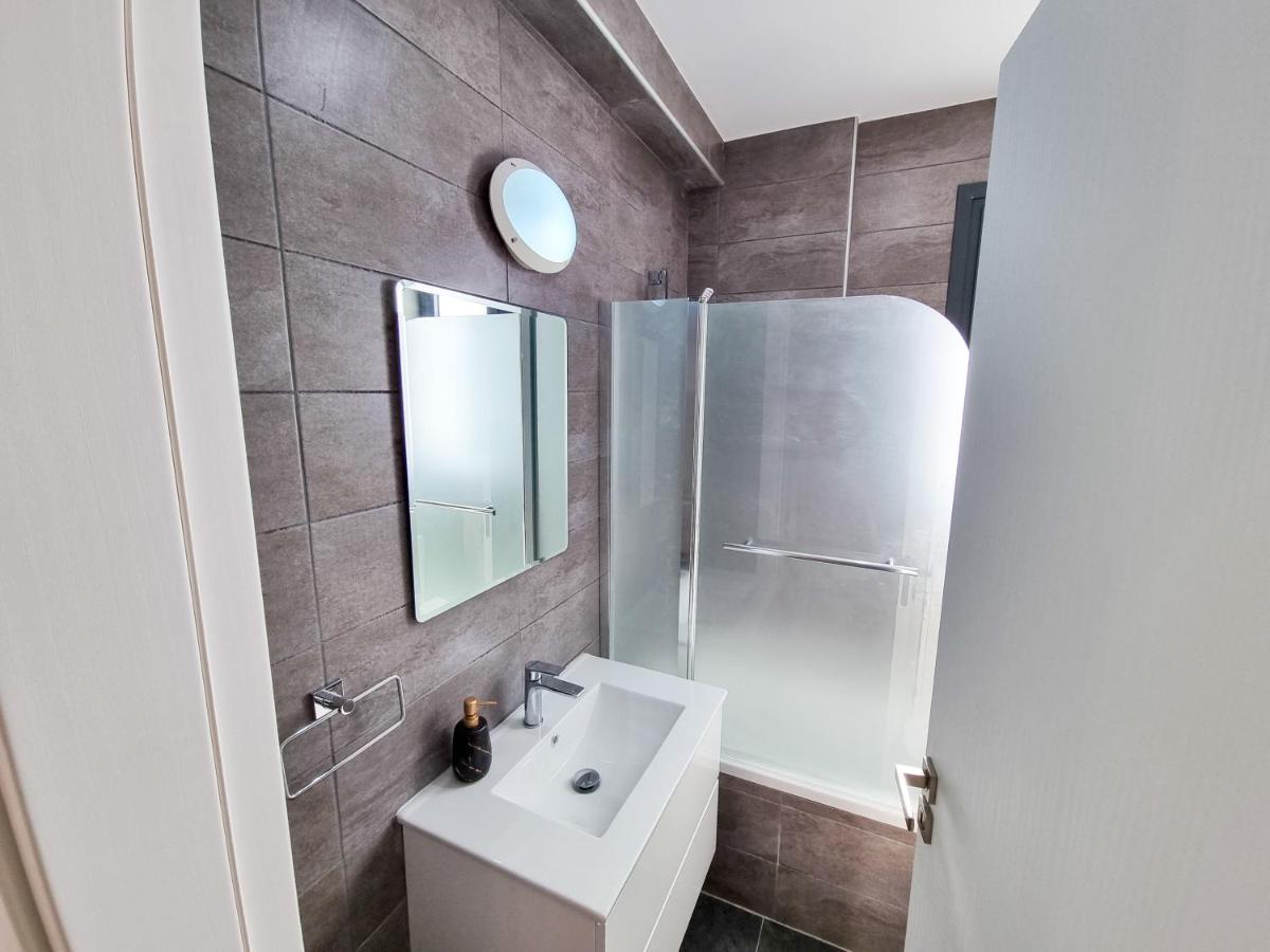 פאראלימני Lucky Strike Apartment מראה חיצוני תמונה